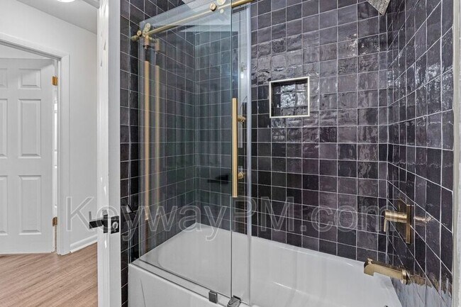 Building Photo - 3327 Cockatoo Rd