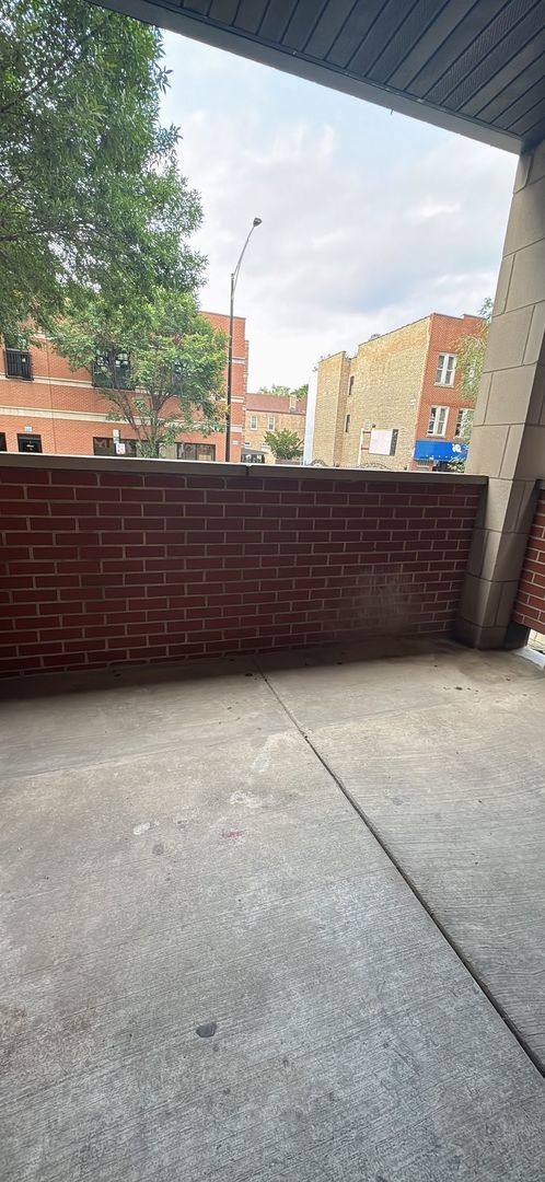 Building Photo - 711 W 31st St