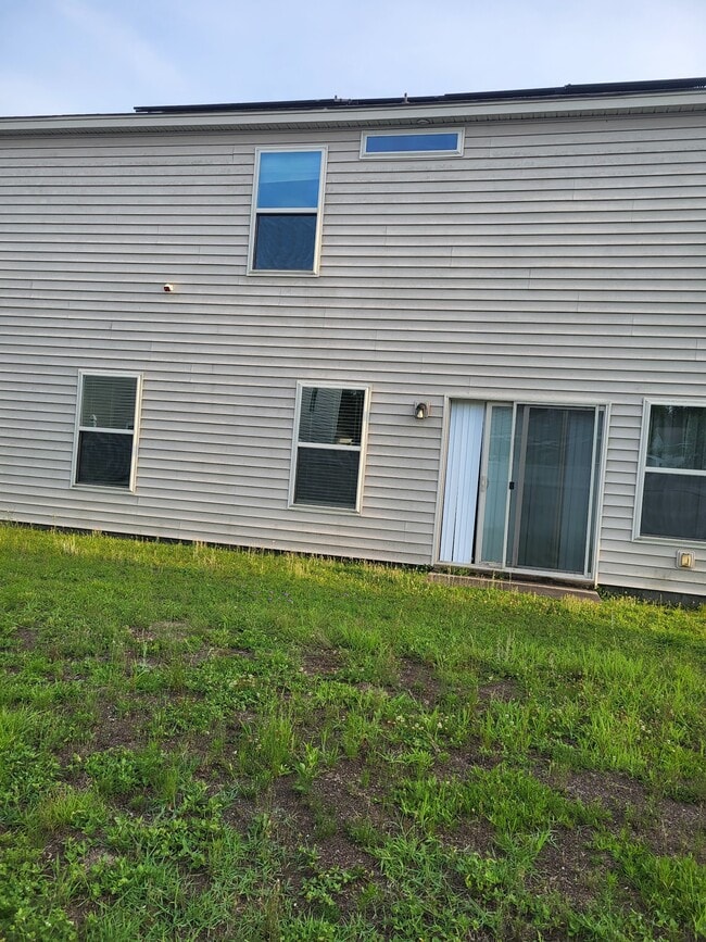 Building Photo - 209 Bender St