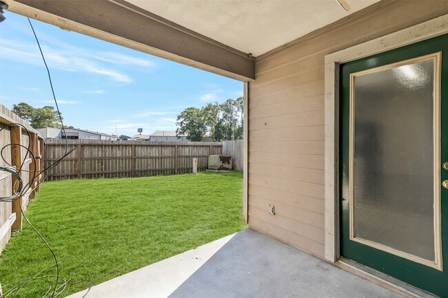 Building Photo - 10007 Emerald Creek Dr