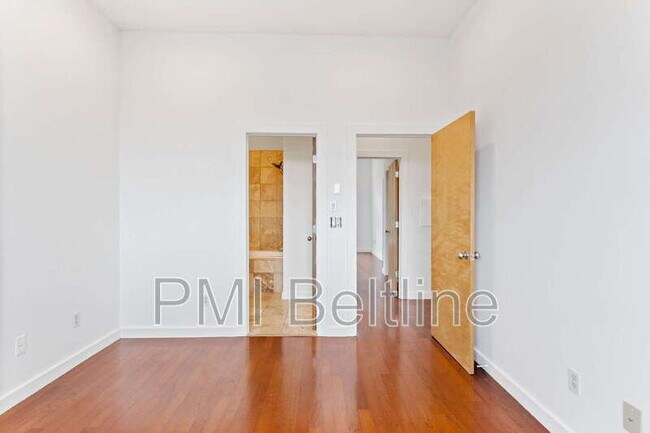 Building Photo - 988 DeKalb Ave NE
