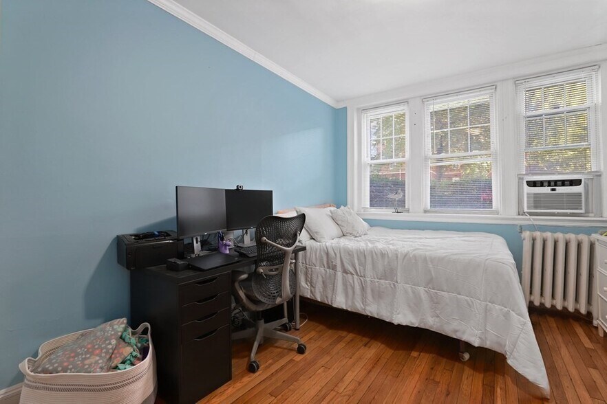 Building Photo - 301 Allston St