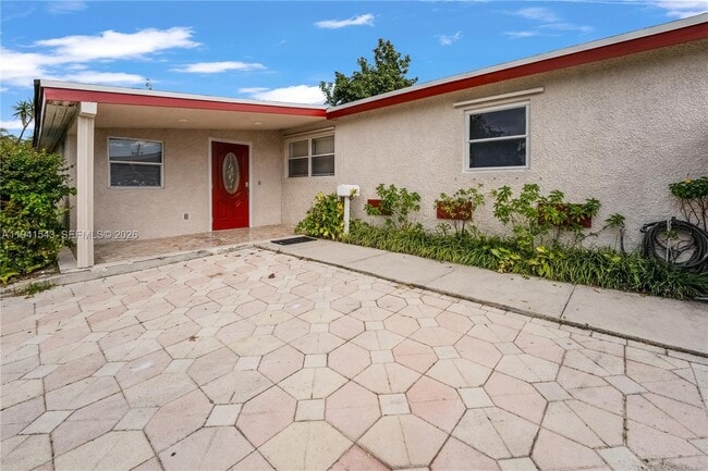 Building Photo - 801 N 70th Ave