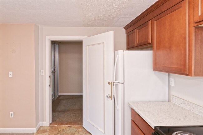 Building Photo - 1325 Worcester Rd