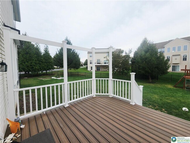 Building Photo - 8858 Pathfinder Rd