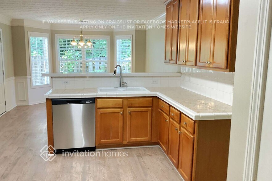 Building Photo - 2802 Wynhaven Oaks Way