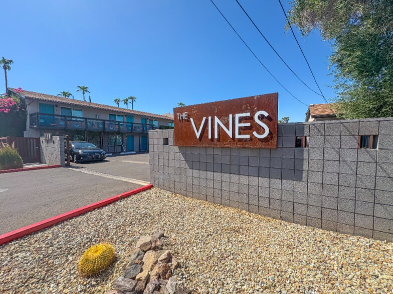 Primary Photo - 1110 E Highland Ave