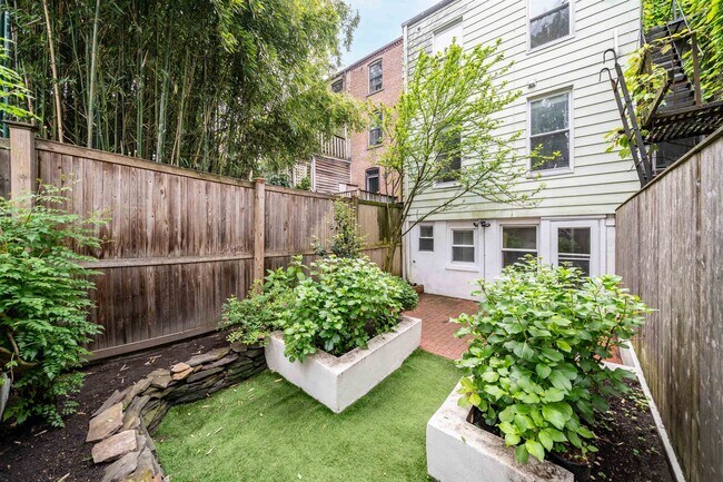 Primary Photo - 232 1/2 3rd St