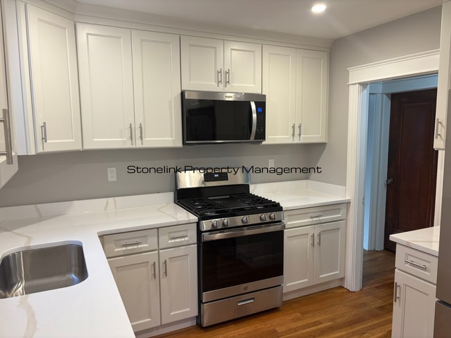 Building Photo - Newly Renovated Single Family Home For Ren...