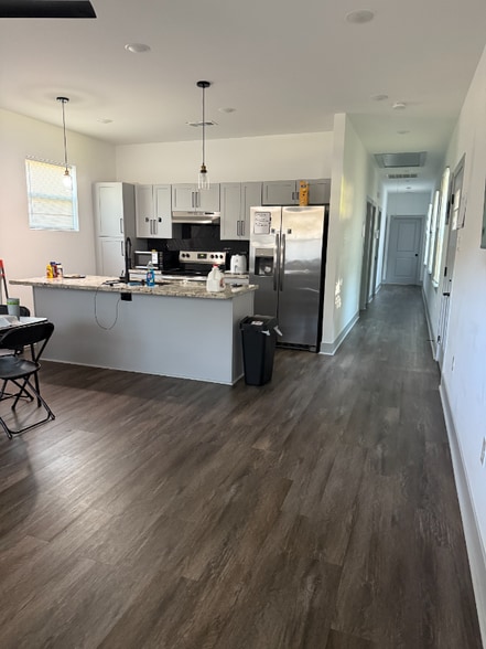 Building Photo - 5923 Urquhart St