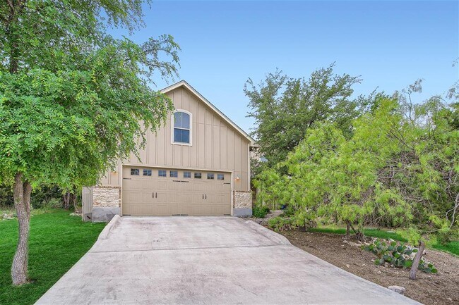 Building Photo - 21825 Briarcliff Dr
