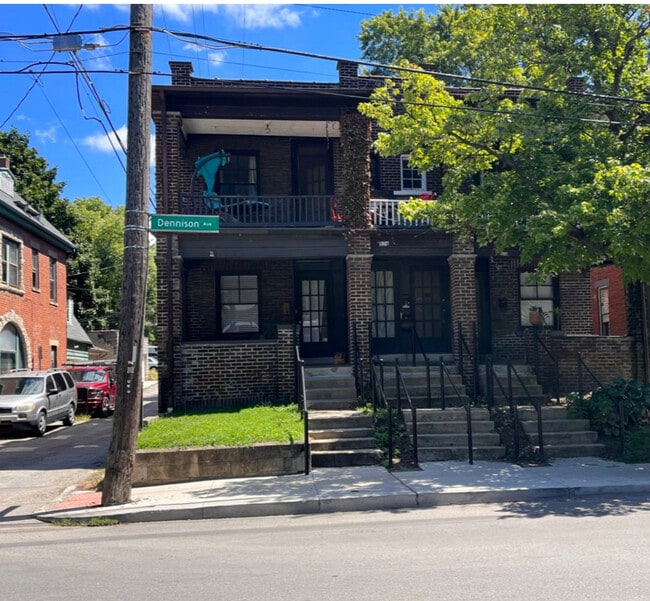 Building Photo - 870 Dennison Ave