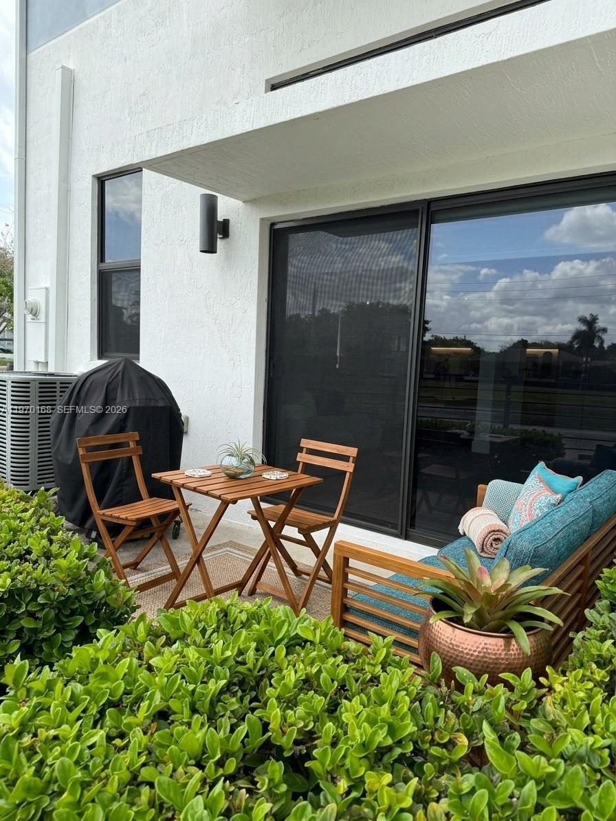 Building Photo - 4384 NW 8th Ct