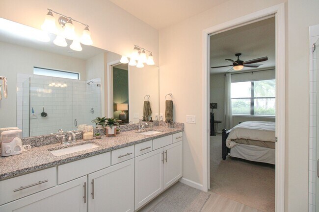 Building Photo - ** STUNNING 2012 NEW CONSTRUCTION 3/2 HOME...