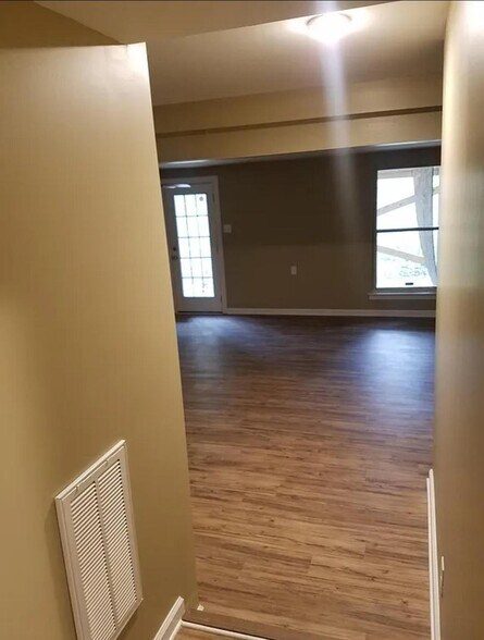 Building Photo - 1701 Kayla Ct
