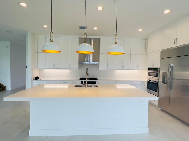 Building Photo - 20471 Southernwood Ave