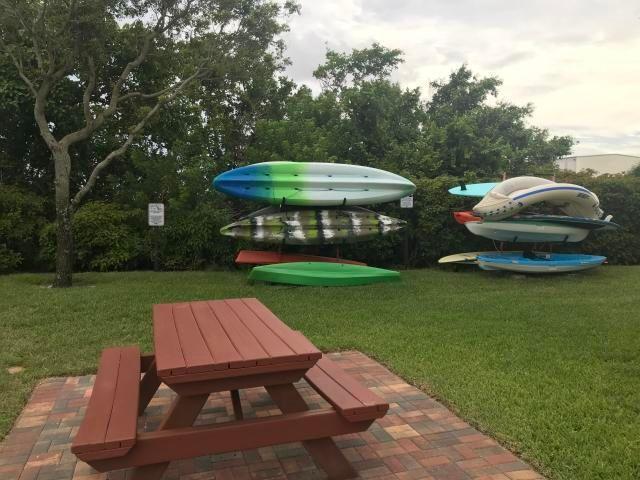 Building Photo - 1000 Scotia Dr