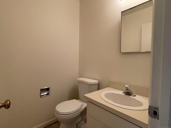 Building Photo - 158 Albemarle Dr