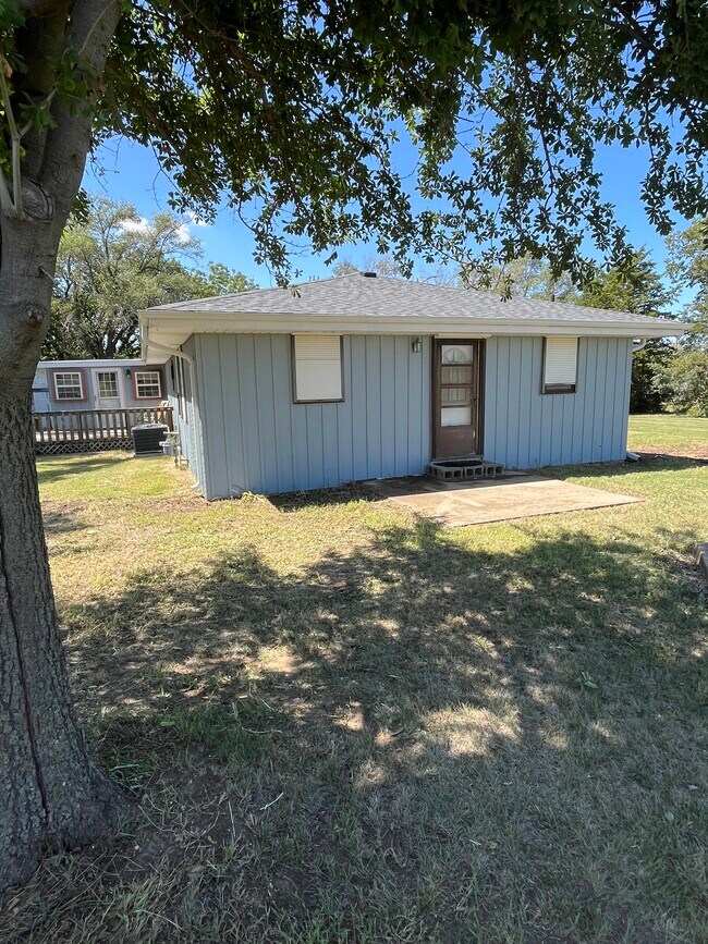 Building Photo - 3776 E Country Club Rd