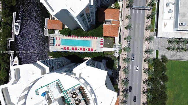 Building Photo - 150 Sunny Isles Blvd