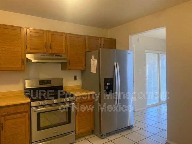 Building Photo - 4556 Platinum Dr NE