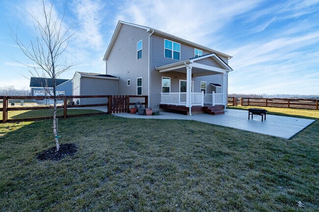 Building Photo - 2049 Creswell Dr