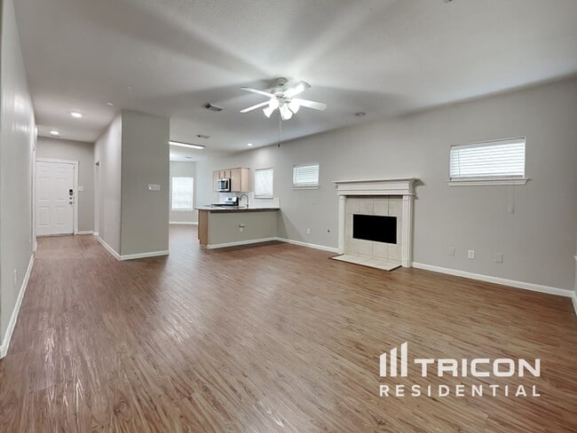 Building Photo - 810 E Clady Ct