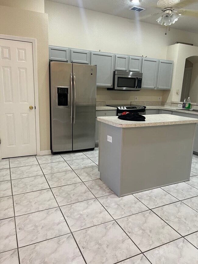 Kitchen - 2239 Majestic Eagle Cir