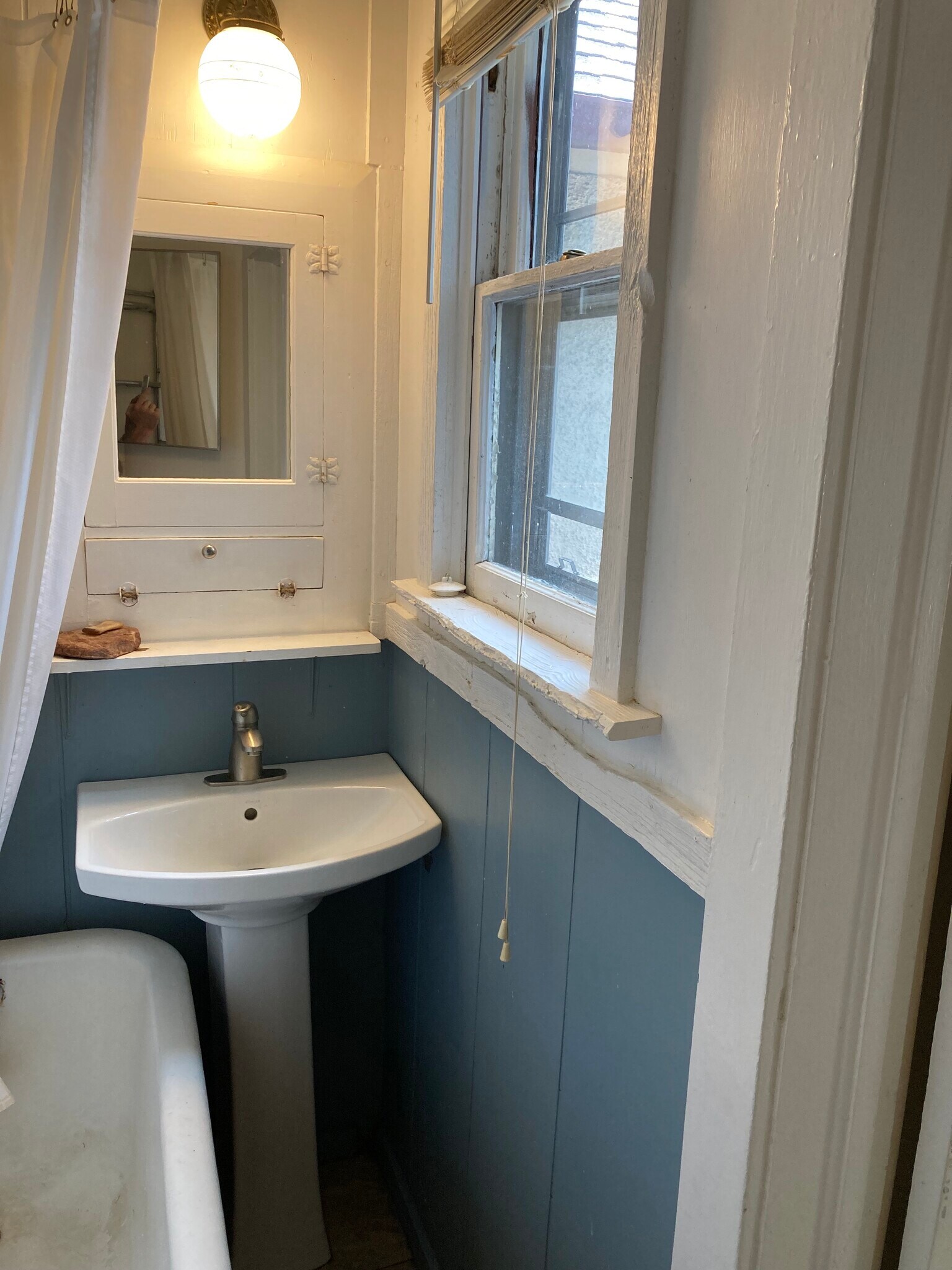 Bathroom - 120 N Chestnut St