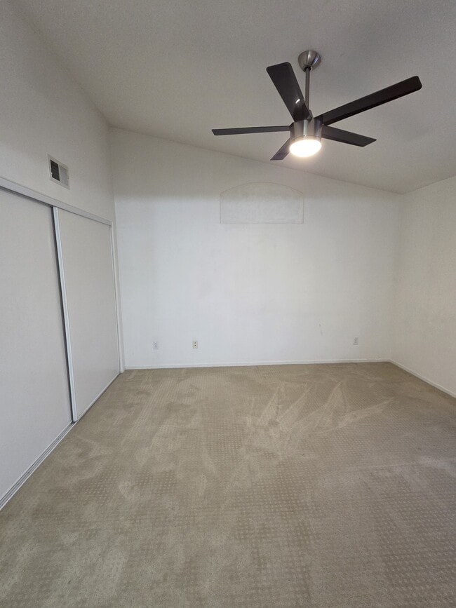 Building Photo - 10754 Westonhill Dr