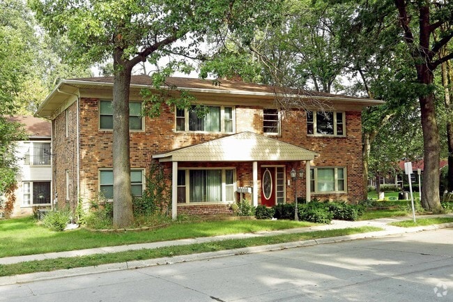  - 1415 W Farnum Ave