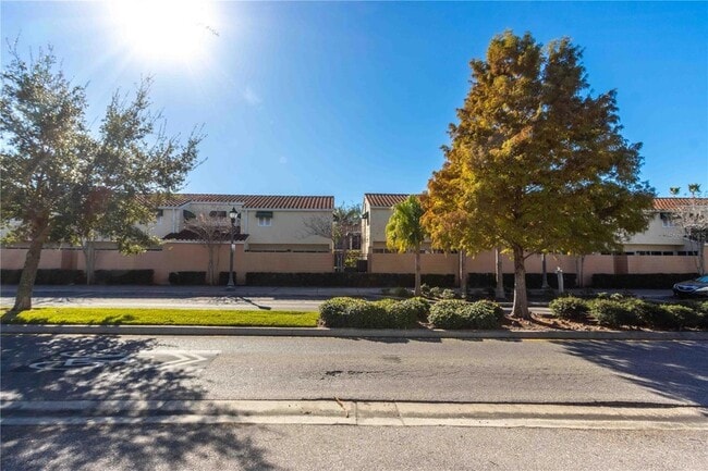 Building Photo - 824 Padua Ln