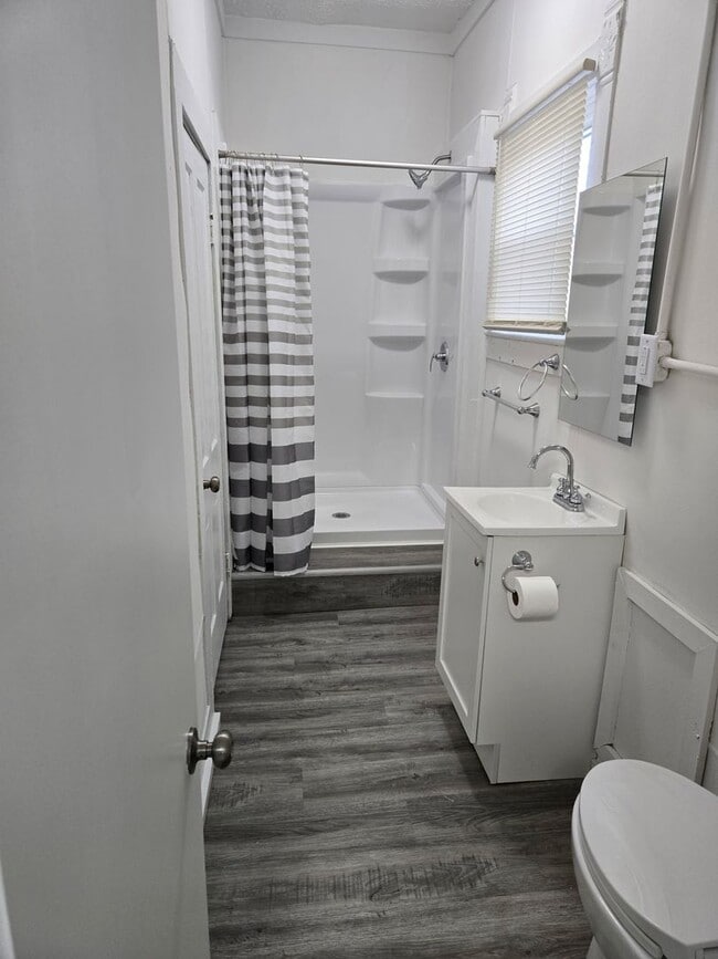 Building Photo - 321 S Union St