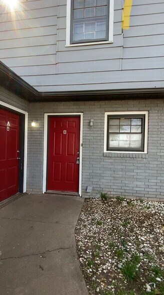 Primary Photo - 2107 49th St