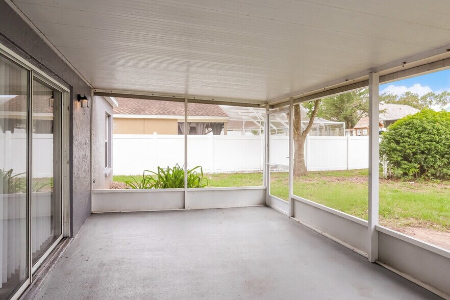 Building Photo - 416 Sangria Dr