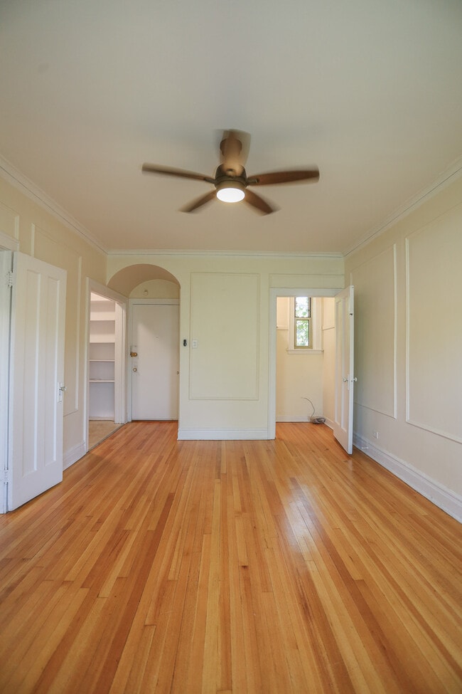 Building Photo - 5728 S Blackstone Ave