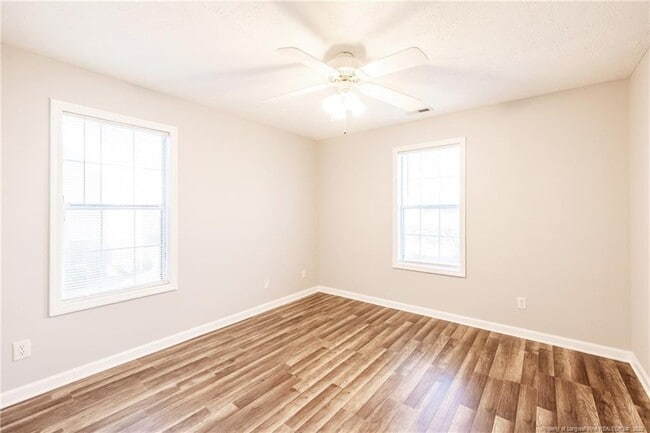 Building Photo - 350 Bubble Creek Ct