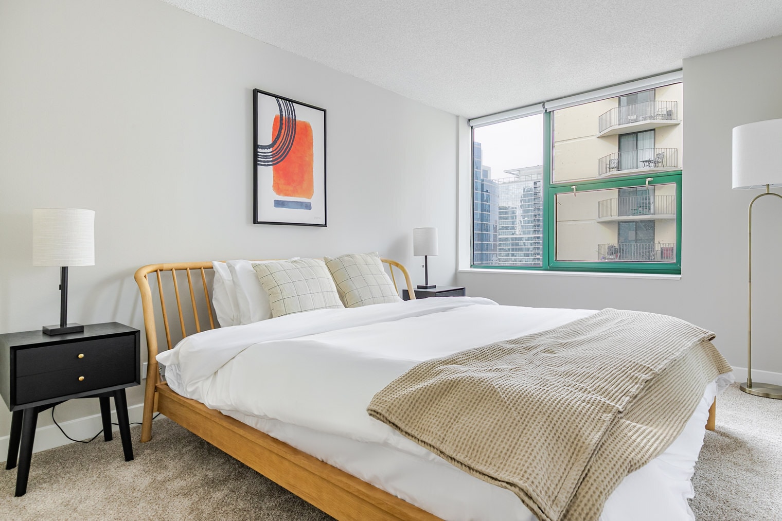 Building Photo - 77 W Huron St