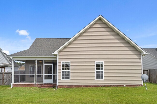 Building Photo - 115 Ravenscroft Way