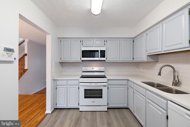 Building Photo - 10528 Joyceton Dr