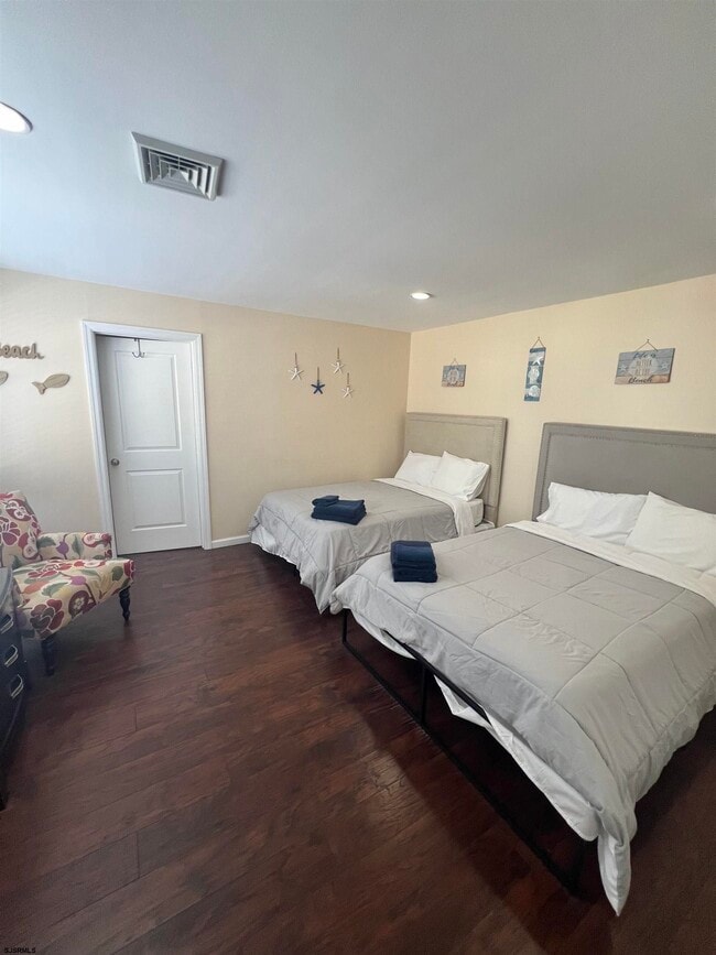 Building Photo - 239 N Derby Ave