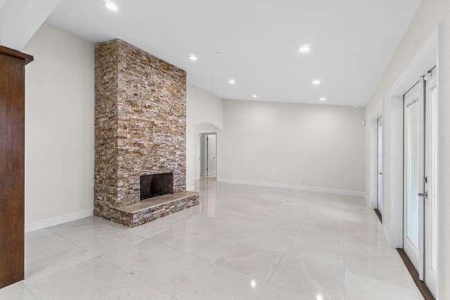 Building Photo - 20777 Soneto Dr