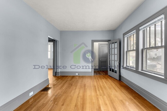 Building Photo - WEST SIDE! 2 Bedroom Single Family Home! JUST LISTED!