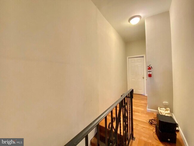 Building Photo - 1518 Page St