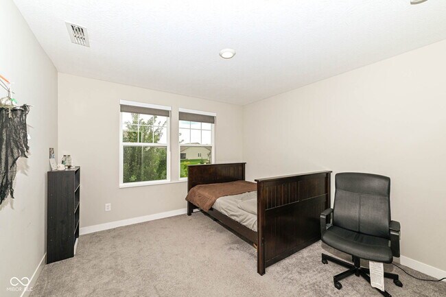 Building Photo - 9904 Delmore Dr