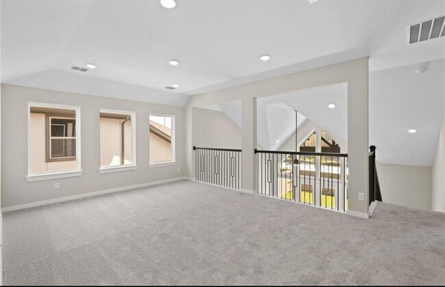 Building Photo - 29618 Blooming Grv