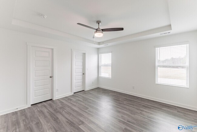 Building Photo - 7502 Discovery Pt Dr NW