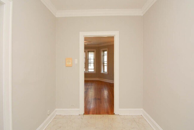 Building Photo - 4227 N Paulina St