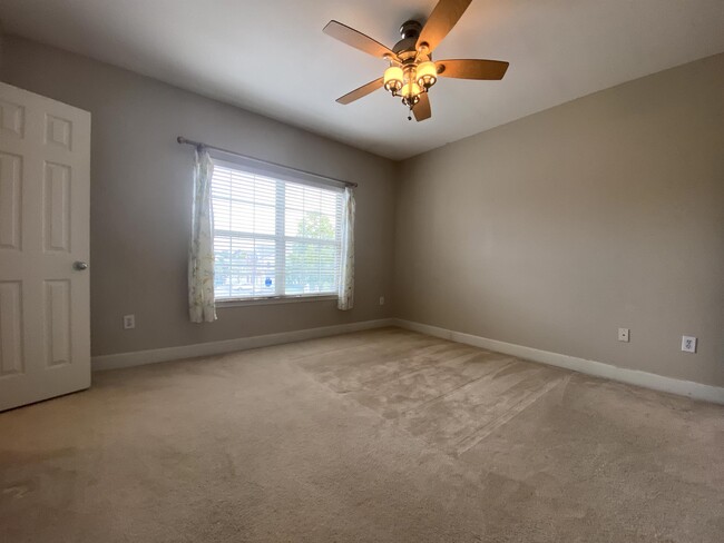 Building Photo - 11600 Tomahawk Creek Pkwy
