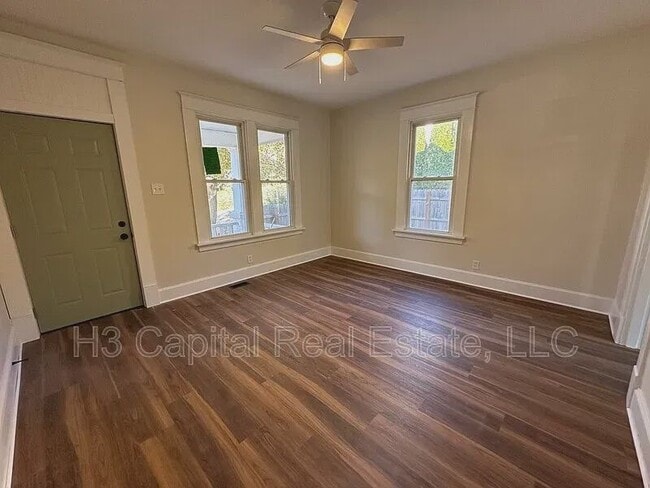 Building Photo - 206 W Washington St